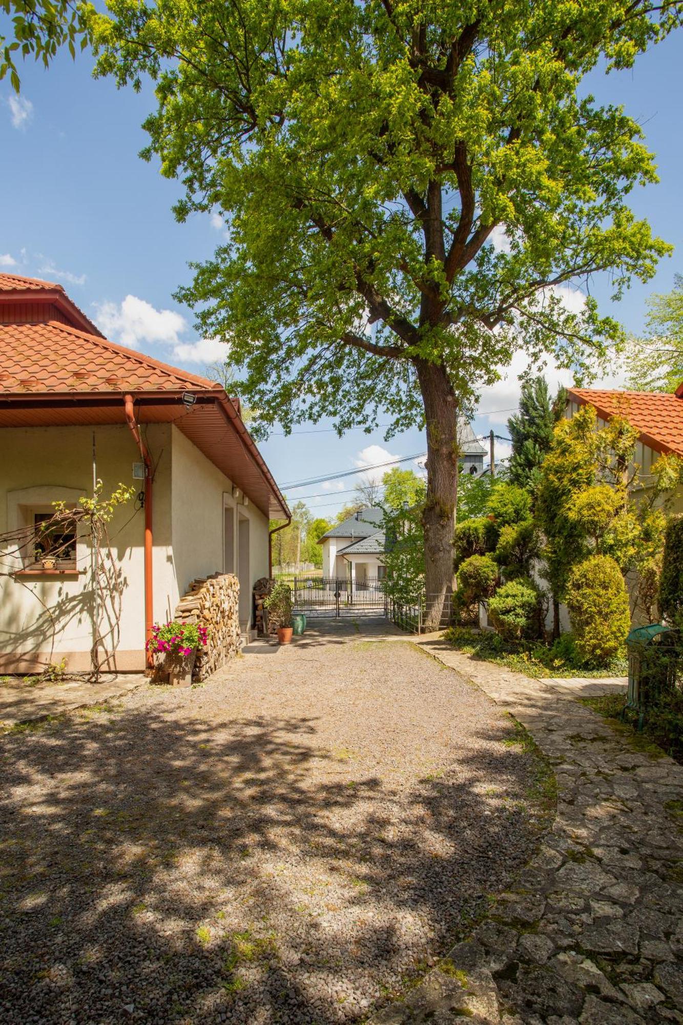Noclegi Pod Debem U Jakuba Niepołomice Exterior foto